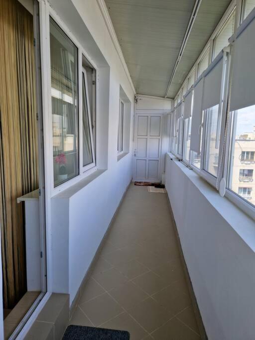 Charming Apartment With Private Terrace Bucureşti Exterior foto