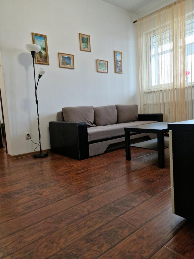 Charming Apartment With Private Terrace Bucureşti Exterior foto