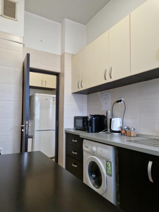 Charming Apartment With Private Terrace Bucureşti Exterior foto